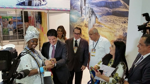 Ministro do Turismo Vinicius Lages visita estande da Bahiatursa na 38ª Aviesp em Campinas (SP) Foto: Bahiatursa/ Divulgação 2