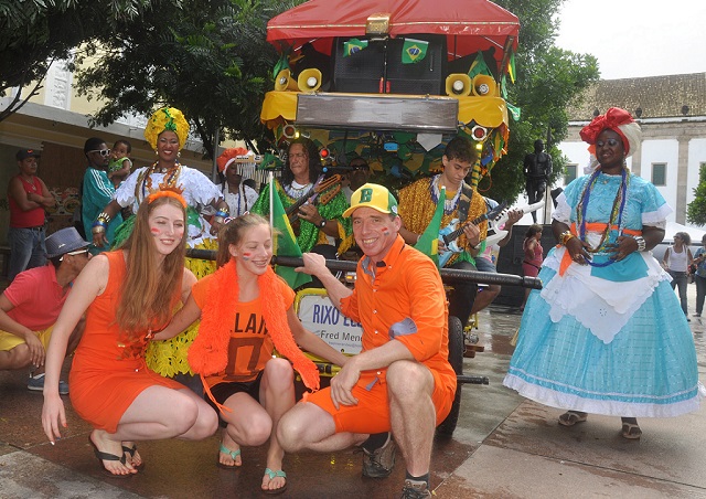 Receptivo da Bahiatursa a turistas holandeses na Copa do Mundo de 2014 Foto: Rita Barreto/ Bahiatursa