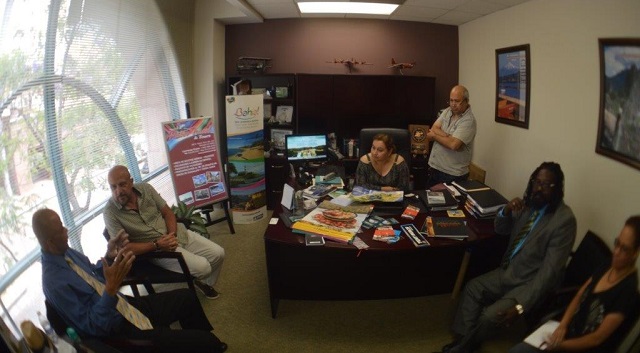 Equipe da Bahiatursa e da American Airline em visita a agêntes de viagens Foto: Divulgação