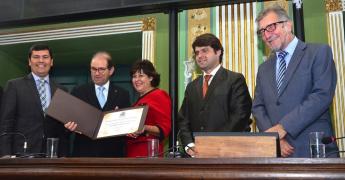 Guilherme Paulus recebe título de Cidadão de Salvador