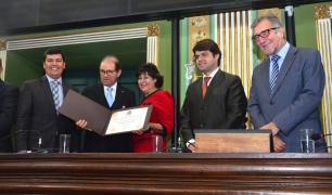 Guilherme Paulus recebe título de Cidadão de Salvador 