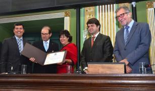 Guilherme Paulus recebe título de Cidadão de Salvador 