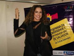 Daniela Mercury na Parada Gay 2013 São Paulo (no trio elétrico da Bahia) materia 2