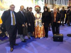 Fitur autoridades matéria