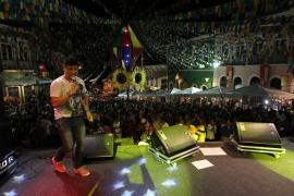 Show-de-João-Almeida-no-Largo-do-Pelourinho-Foto-Carol-Almeida-GOVBA.jpg