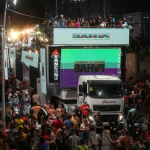 Luiz Caldas, Psirico, Tonho Matéria e Afrocidade foram alguns dos destaques nos circuitos da folia