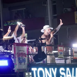 Terceiro dia oficial da folia teve mais tributos ao axé music 