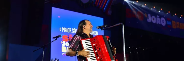 Leonardo, Manu Bahtidão, Matheus Fernandes, Iguinho e Lulinha, É O Tchan, entre outros, se apresentam na primeira noite dos festejos juninos