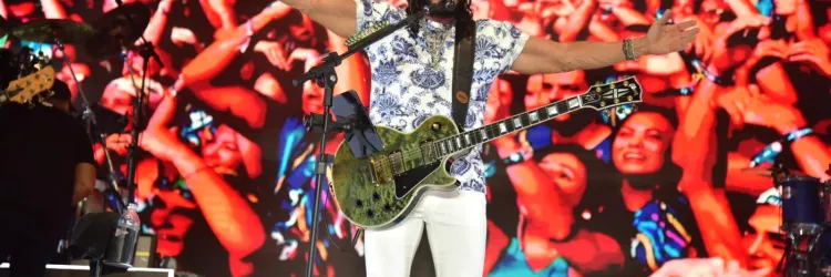 Mais de 40 mil pessoas lotaram bairro do Subúrbio Ferroviário em noite de celebração popular e diversidade musical 