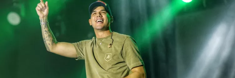 O São João da Bahia no Parque de Exposições avançou pela madrugada e encerrou sua edição 2025 com o dia de São João raiando, ao som do arrocha