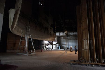 Imagem mostra a Sala Principal do TCA em obras