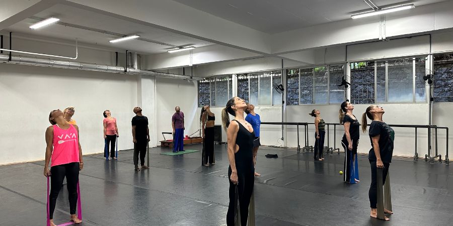 Aula aberta de pilates promovida pelo BTCA no Espaço Xisto Bahia