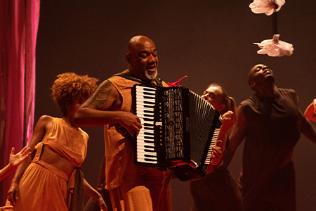 Balé Teatro Castro Alves lamenta profundamente falecimento do bailarino Gilmar Sampaio