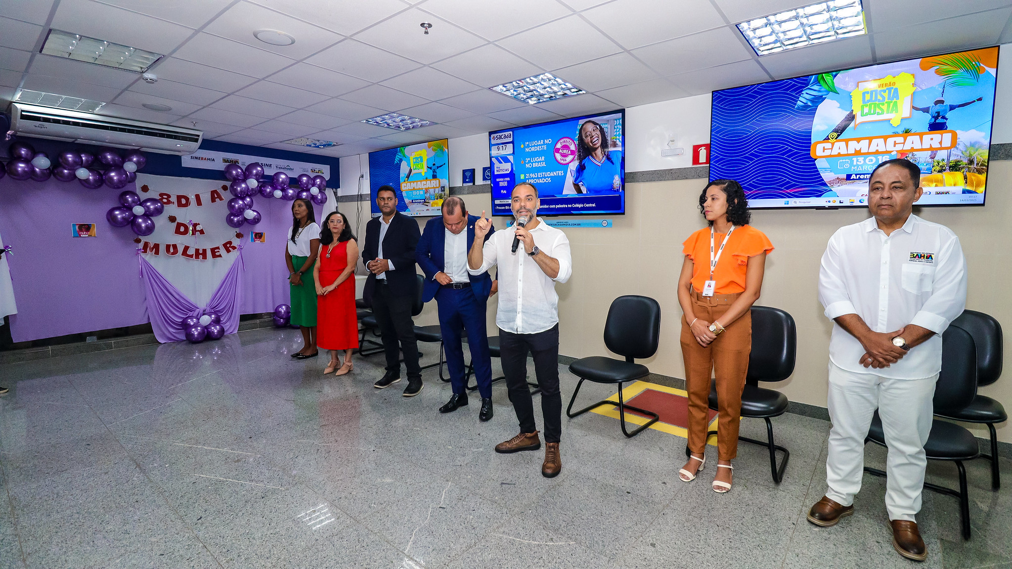 Secretário Augusto nVasconcelos ao microfone