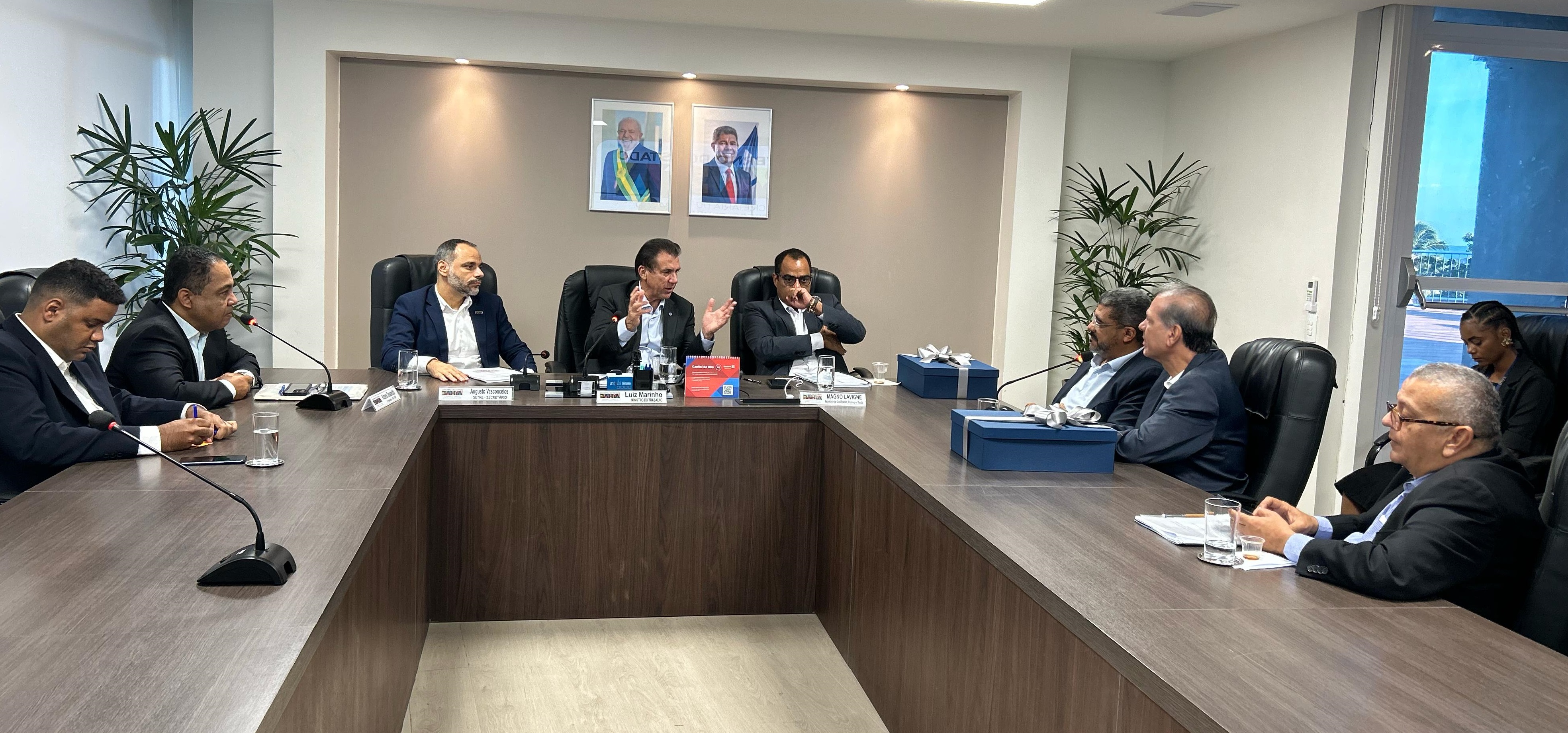 secretário e ministro do trabalho com empreendedores do Grupo Prima