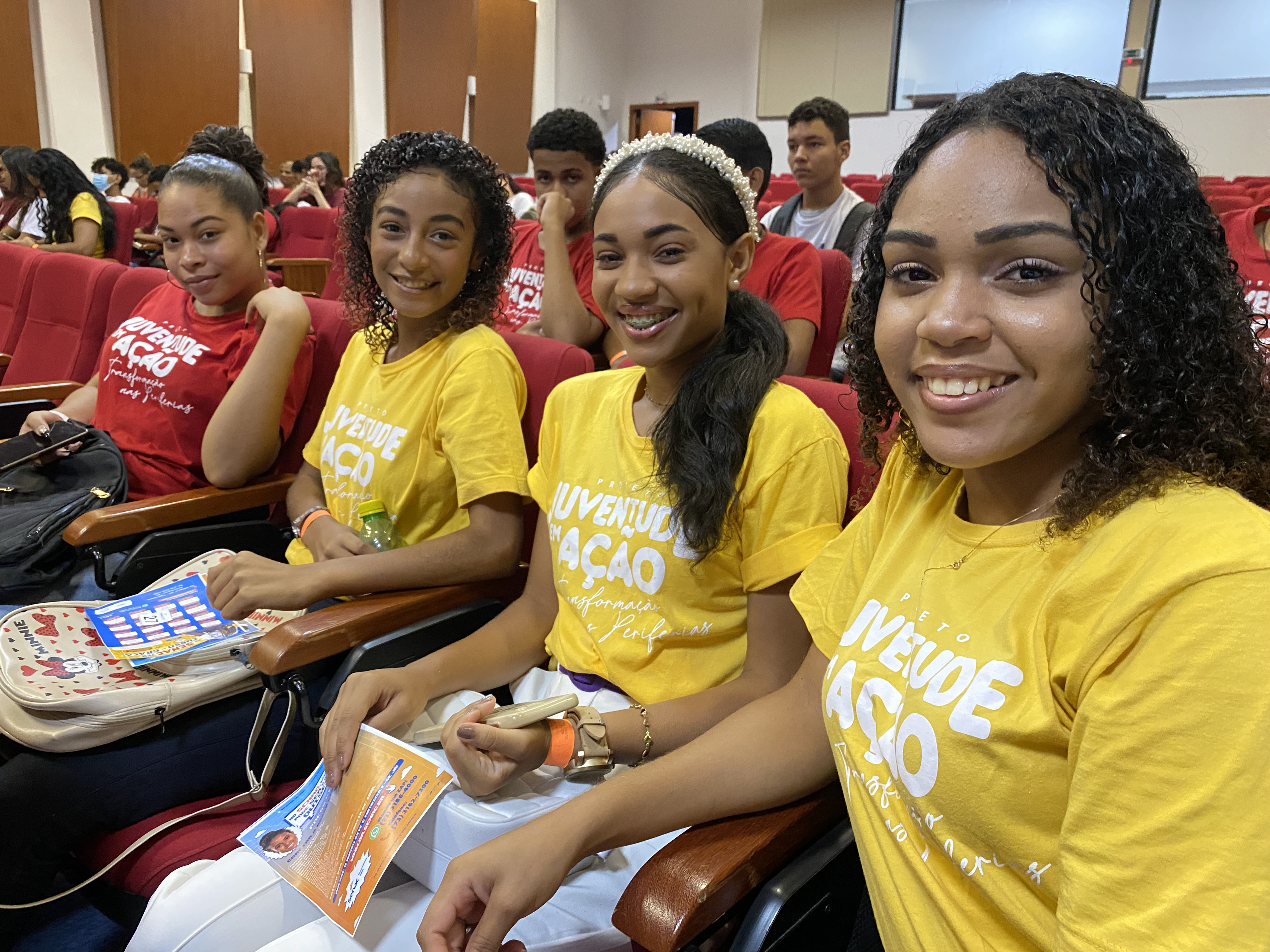 jovens não trabalham e não estudam