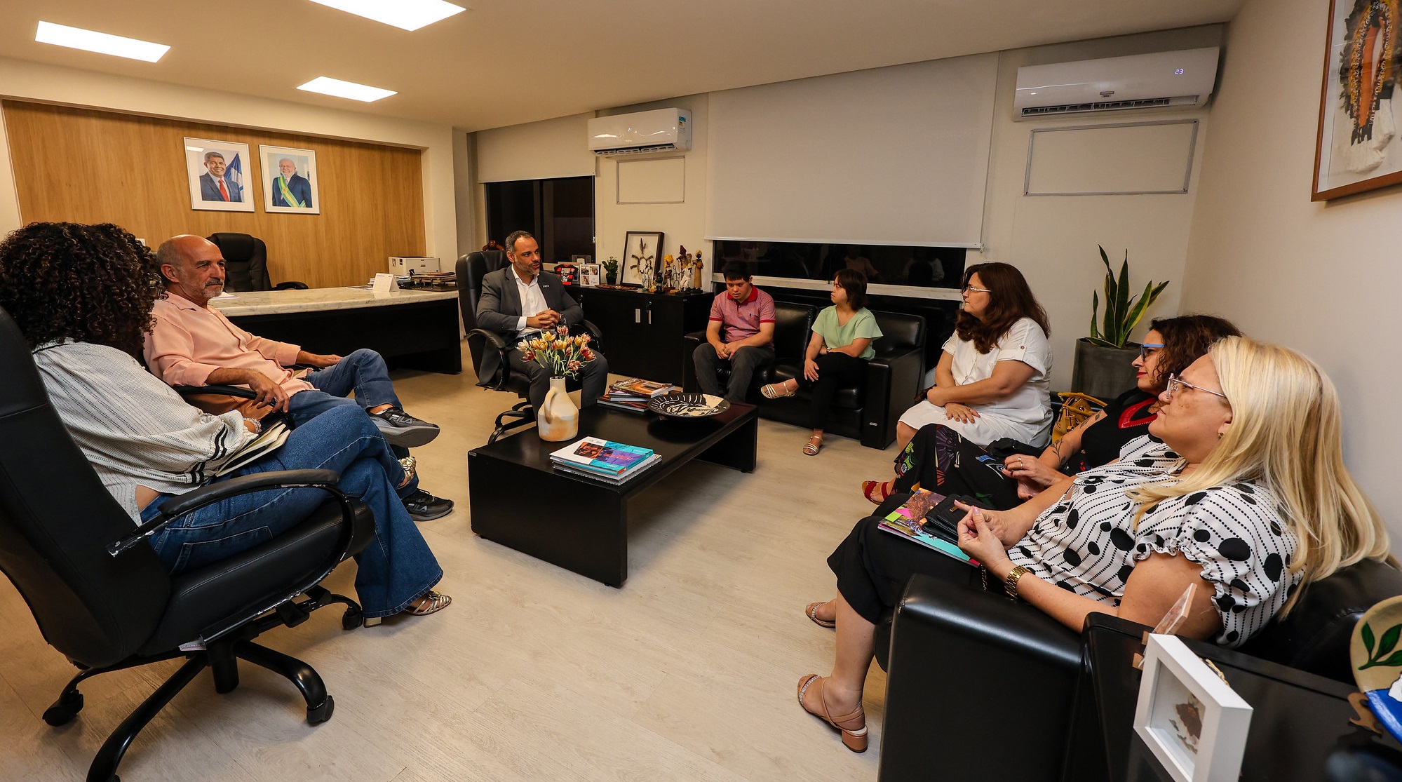 reunião do secretário/Amanda Lopes