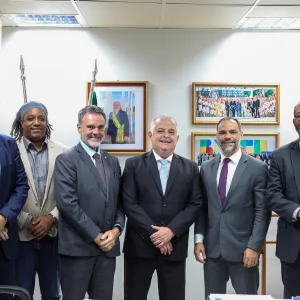 Ministro Márcio França com secretário Augusto Vasconcelos