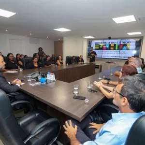 telefonistas da CEF pedem apoio contra demissões