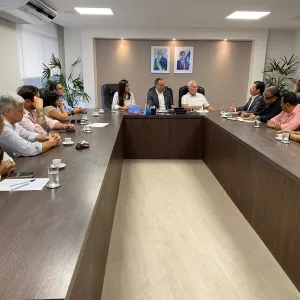 secretário Augusto com bancários