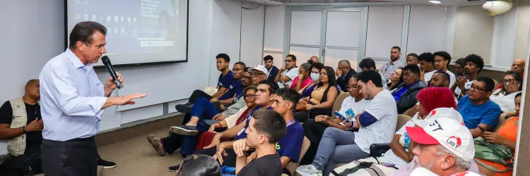 Ministro realiza evento na Setre