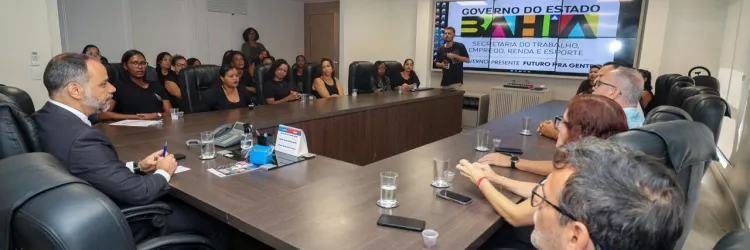 telefonistas da CEF pedem apoio contra demissões