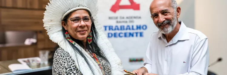 Álvaro e indígena