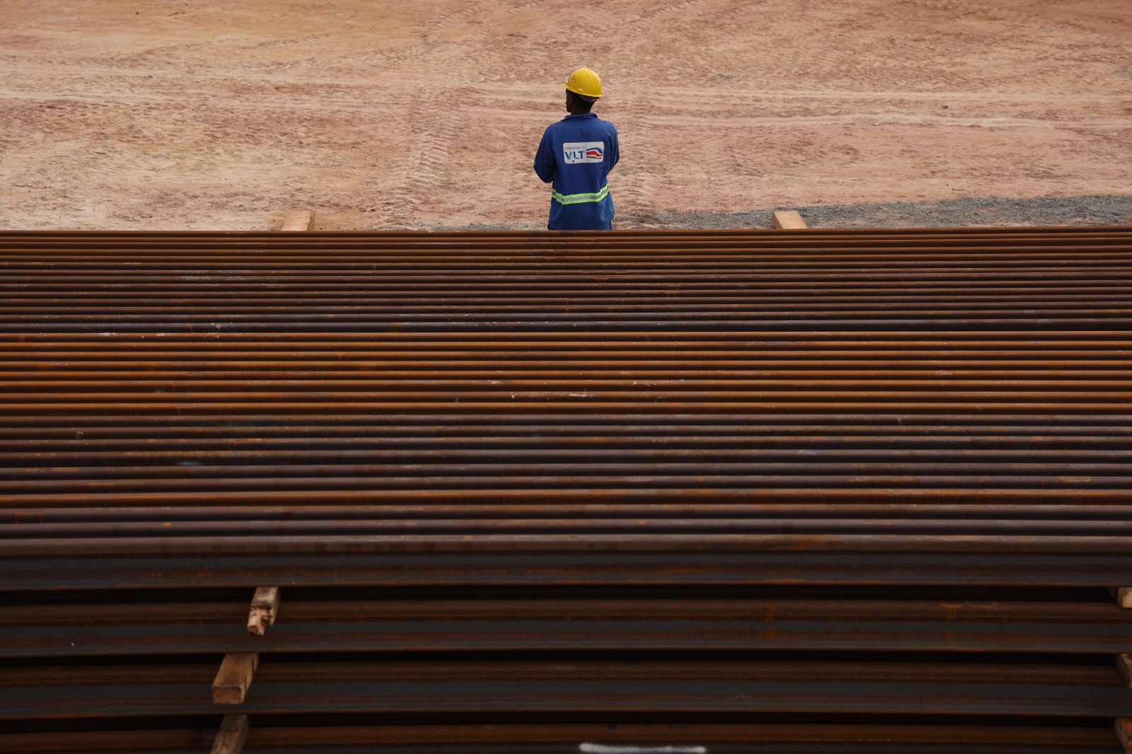  Chegada dos trilhos no Trecho 2 do VLT 