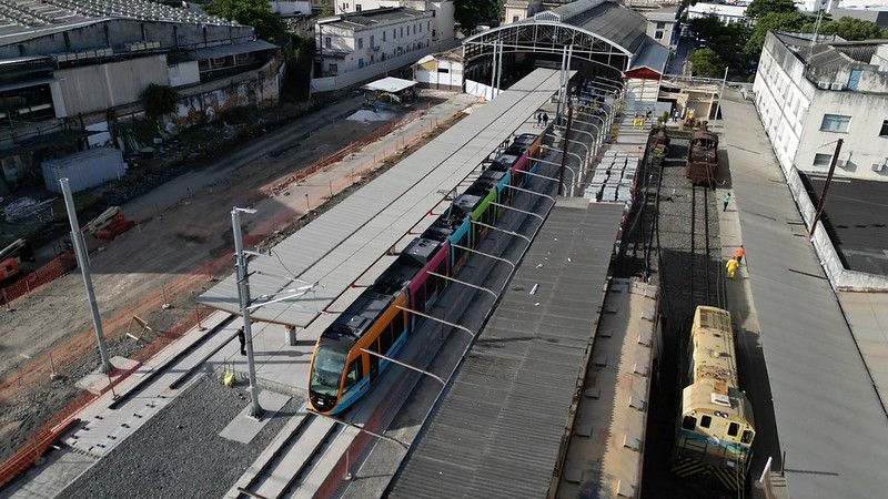 Obra do Governo do Estado, VLT faz primeira viagem-teste e marca avanço na mobilidade da capital baiana