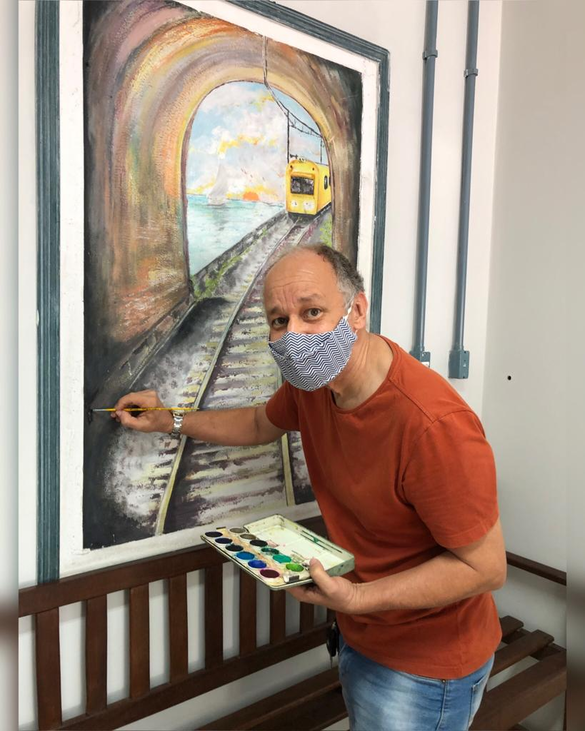 O primeiro emprego de Jussenan foi na Rede Ferroviária na modalidade de jovem aprendiz. 