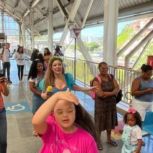 Crianças da APAE vivenciam experiência inclusiva no Metrô