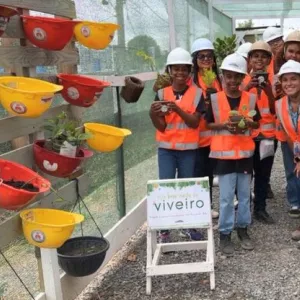 VLT reforça compromisso socioambiental com atividade educativa no viveiro de mudas