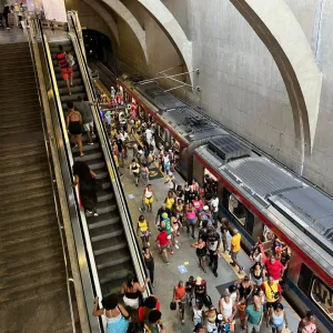 Metrô Bahia bate recorde e transporta 1,9 milhão de passageiros no Carnaval 2026