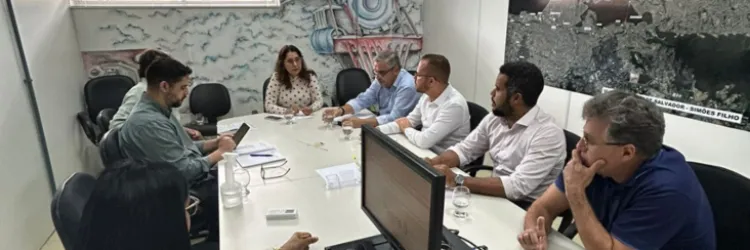 Diretores em reunião 