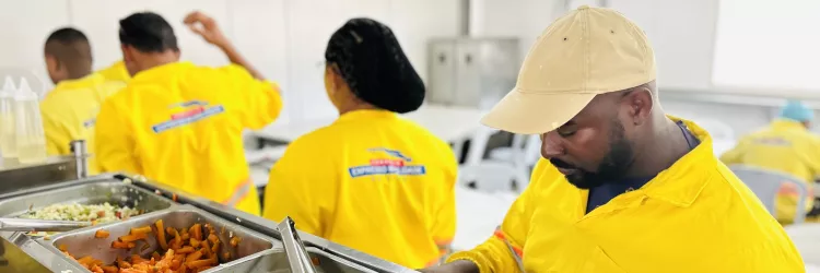 VLT garante alimentação saudável aos trabalhadores e fortalece a agricultura familiar