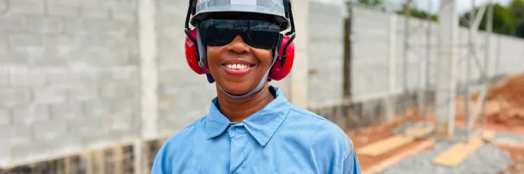 Mulheres na obra do VLT: primeira mestre de obras do Trecho 2 se destaca pela trajetória de crescimento na construção civil