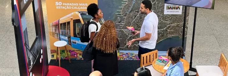 Stand do VLT em shopping amplia diálogo com a população sobre as obras