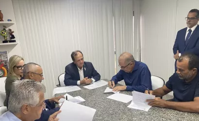 Setur-BA firma convênios para qualificar o turismo em Itaetê e Marcionílio Souza