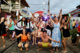 Turistas se divertem em ação de pré-carnaval da Setur-BA e movimentam a economia Foto Tatiana Azeviche Ascom SeturBA.png