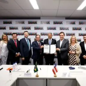 Estado assina protocolo de intenções para voos diretos entre Porto e Salvador