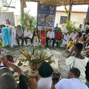 Festival da Ostra e Regata da Primavera movimentam zona turística Baía de Todos-os-Santos Culinária do Recôncavo baiano, manifestações afro-brasileiras, economia criativa, música e turismo comunitário. Essas foram as atrações do 16º Festival Cultural e Gastronômico da Ostra, realizado no sábado (12) e domingo (13), na Comunidade Quilombola Kaonge, em Cachoeira, na zona turística Baía de Todos-os-Santos. O evento teve o apoio do Governo do Estado, por meio das secretarias de Turismo (Setur-BA) e de Cultura (