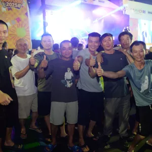 Chineses da BYD participam do Camaforró e conhecem tradições juninas da Bahia