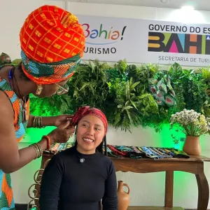 Setur-BA participa da Flica com receptivo, oficina de turbante e pesquisa de demanda turística