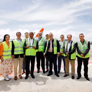 Bahia lança primeira operação regular de voos abastecidos com combustível sustentável de aviação na América Latina
