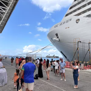 Últimos navios de cruzeiro de 2025 trazem 8 mil turistas à Bahia