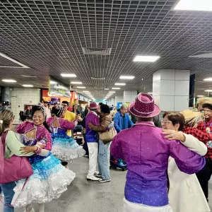 Receptivo típico da Setur-BA anima turistas nacionais e estrangeiros, que chegam para o São João da Bahia