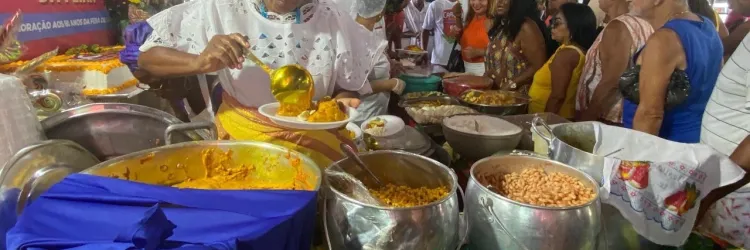 Tradicional caruru marca celebração dos 60 anos da Feira de São Joaquim