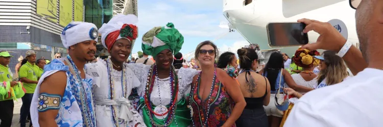 Quase oito mil cruzeiristas chegam para o último dia do Carnaval da Bahia