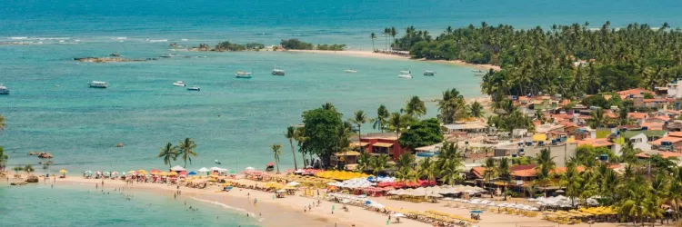 Festival de música e ampliação de voos antecipam verão em Morro de São Paulo