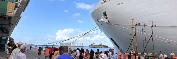 Últimos navios de cruzeiro de 2025 trazem 8 mil turistas à Bahia